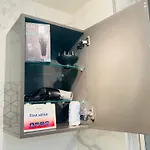 Elegant Studio Near Transport And Terrace